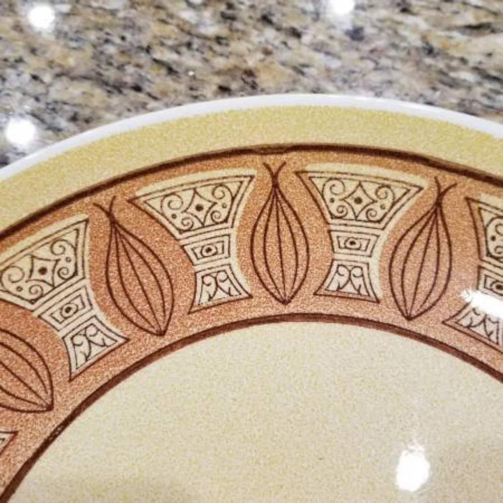 VTG MCM Taylor Smith & Taylor Honey Gold Onion Round Stoneware Plate 12.25